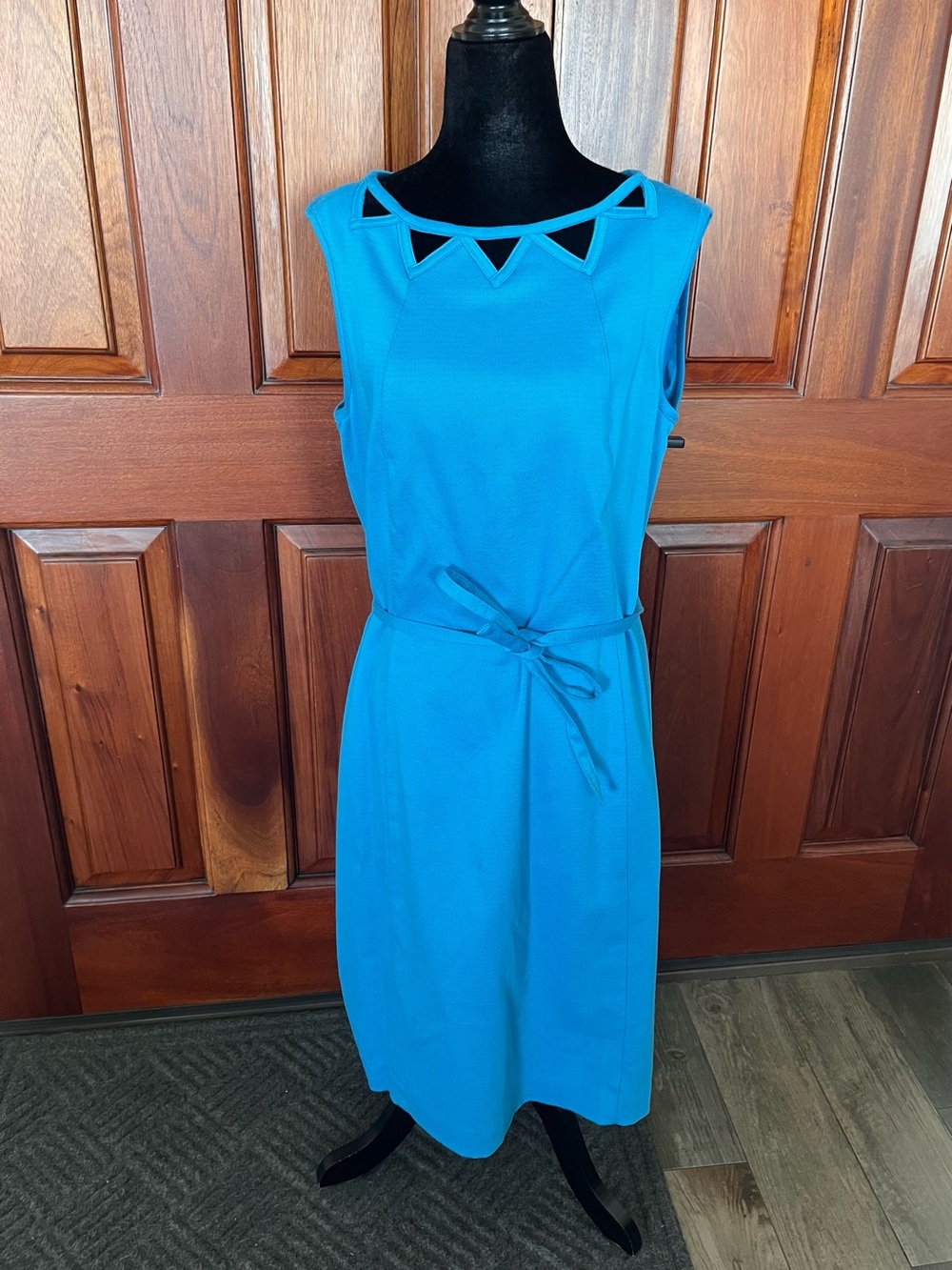 Talbots NWT women’s Sz 14  turquoise cutout neckline Sleeveless sheath dress